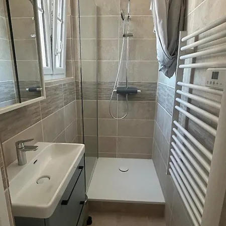 Apartment Au Pied De La Gare Et De Les Transports